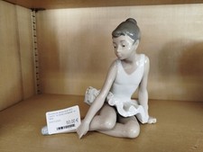 NAO LLADRO SCULPTURE La Ballerine Assise Porcelaine Statue 5MAG 30/07