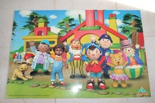 puzzle géant oui oui et ses amis 26 pièces dimension totale 91 x 61 cm