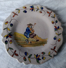 Assiette en faïence de