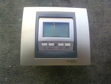 Thermostat programmable hebdomadaire aluminium 5-8A 230V UNICA shneider