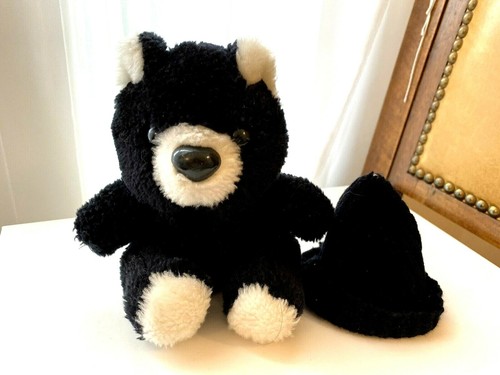 Petit ours noir - ours, blanc