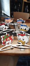 figurines walt disney porte manteaux cintre