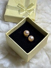Title:   Boucles d’oreilles