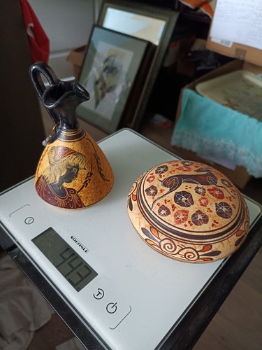 Deux reproductions poterie - reproductions, de