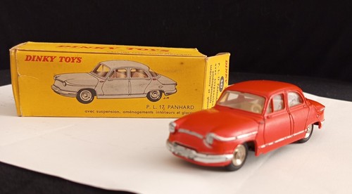 Dinky toys panhard 17 - dinky,