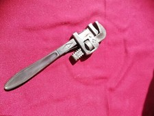 Clé anglaise ancienne