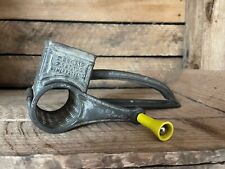 Ancienne râpe à fromage