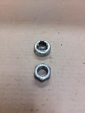 écrou + cage roue arrière