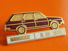 pin's pins badge automobile.  Renault R 12 BREAK  1973