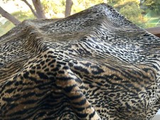 MAGNIFIQUE TISSU TIGRÉ FAUSSE FOURRURE, NOMBREUSES PIÈCES, PRIX POUR 1 PLAID