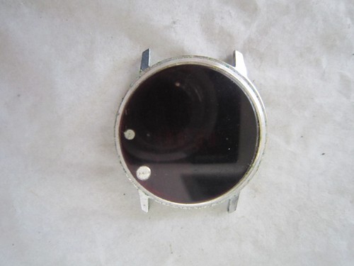 Montre quartz incomplete - incomplete, a