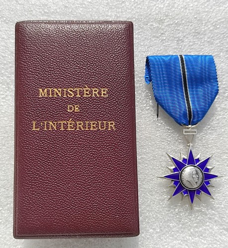 Medaille ordre merite civil - medaille,