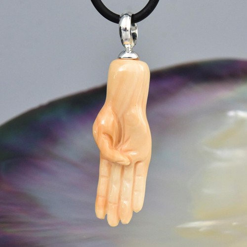 Pendentif geste aide en - pendentif, d’aide