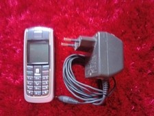 Téléphone mobile smartphone désimlocké NOKIA 6020 gris argenté