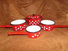 Casserole faitout vintage en métal émaillé rouge à pois 1950-60