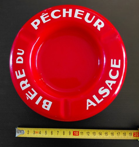 Ancien cendrier émaillé