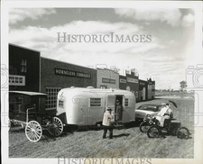 Press Photo Avion Camper Coach