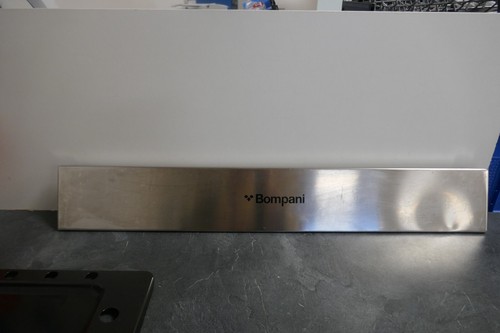 Plinthe pour cuisinière