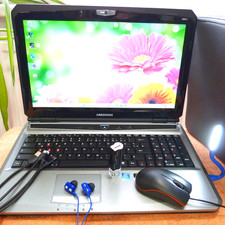 Medion ERAZER X6811 15 pouces