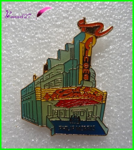 Pin marque cigerette - pin's,