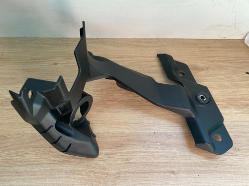 Cache carenage plastique - un,