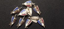 23/ Lot de 10 insignes de la LFC guerre 1939 1945 french medal