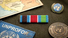 ONU EX -YOUGOSLAVIE - Barrette