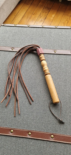 Martinet neuf cuir bois - &,