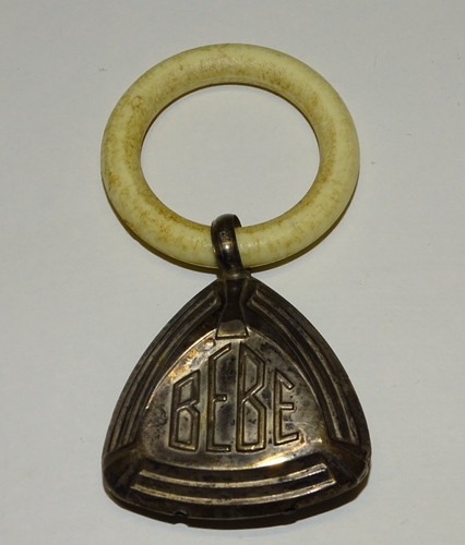Joli ancien hochet bebe - -joli,