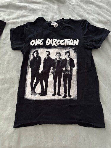 One direction collectibles - one,