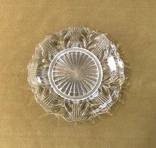 coupelle dessous de carafe / bouteille en cristal signé BACCARAT modèle LAURIER