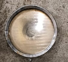 verre de phare et cerclage RENAULT d-25  voiture de collection ancetre tacot