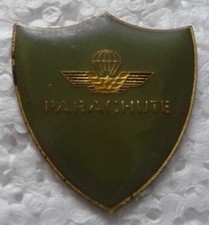 PIN'S MILITAIRE PARACHUTE