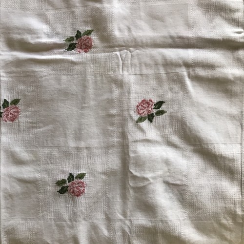 Très belle nappe damassé - très,