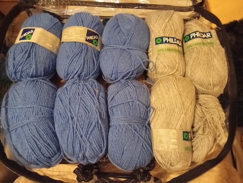 Lot pelotes laine de - de,