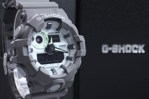 Presque comme neuve montre - [presque, neuve]