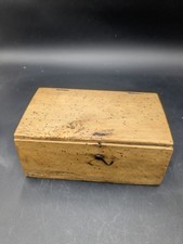 Ancienne boîte en bois art