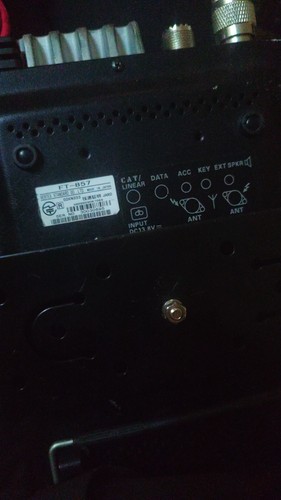 Radio amateur yaesu - radio, amateur.