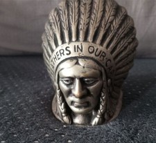 Mascotte argent signée en