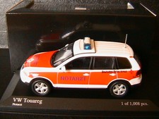 VW VOLKSWAGEN TOUAREG V10 TDI 5.0 2002 NEF NOTARZT MINICHAMPS 400052090 1/43