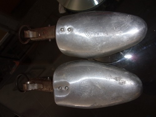 Paire anciens embauchoirs - paire,