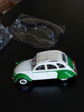 Citroën 2CV Dolly 1985 verte et blanche miniatures de Norev échelle 1/43