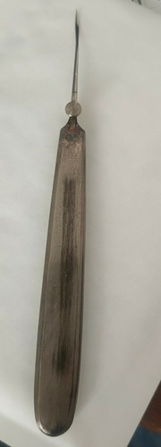Ancien instrument chirurgie - ,