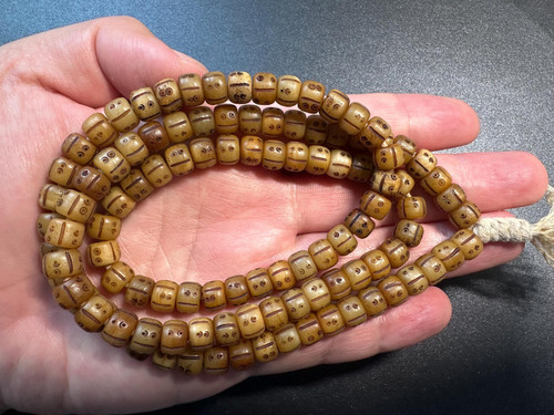 Mala yak sculpté - mala, de