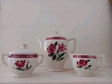 Pot à lait, Sucrier et Cafetière SARREGUEMINES Modèle DIJON 