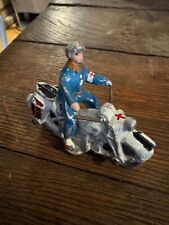 AMBULANCIER SUR MOTO EN PLOMB 8,5 CM QUIRALU ALUDO COFALU ?