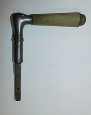 ANCIENNE POIGNÉE DE PORTE EN BOIS ET ALUMINIUM . XIXe/XXe . LOQUET CLENCHE PORTE