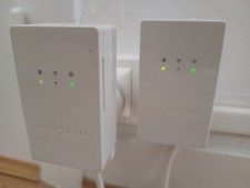 Lot de 2 CPL Netgear XAV1301 AV200