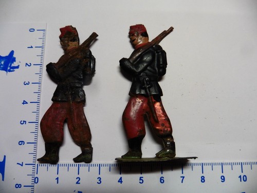 Lot figurines en tôle - figurines,