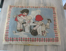 Ancien Coussin ou Edredon pour lit de Poupée année 50